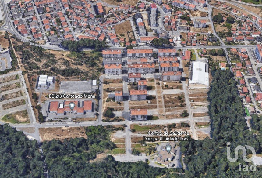 Terreno urbano em Darque de 182 m²