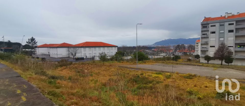 Terreno urbano em Darque de 182 m²