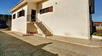 House T3 in Sandim, Olival, Lever e Crestuma of 195 m²