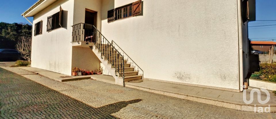 Casa / Villa T3 em Sandim, Olival, Lever e Crestuma de 195 m²