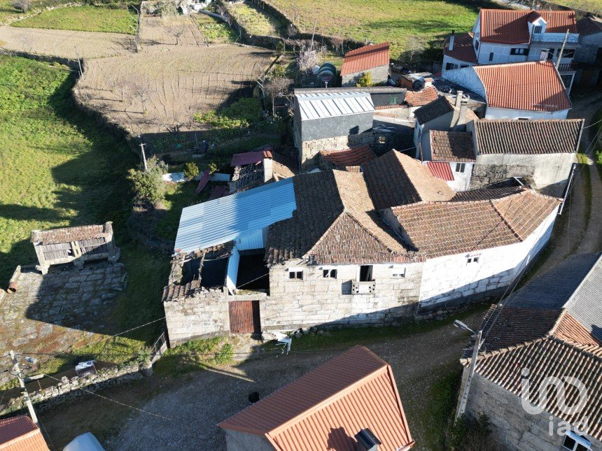 Village house T3 in Mouçós e Lamares of 364 m²