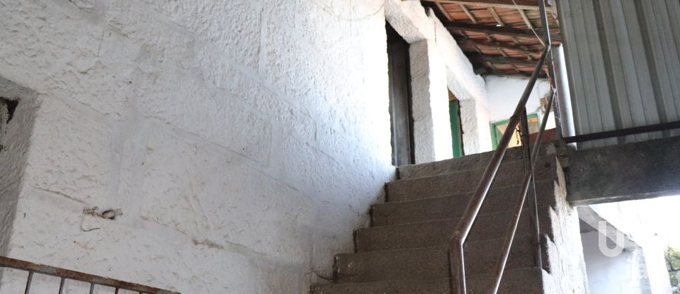 Village house T3 in Mouçós e Lamares of 364 m²