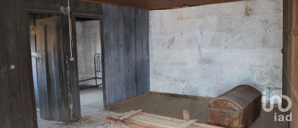 Village house T3 in Mouçós e Lamares of 364 m²