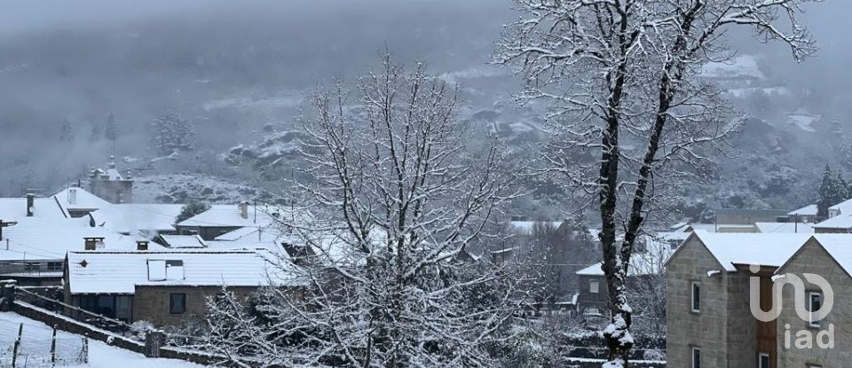 Terreno em Vila e Roussas de 1 670 m²