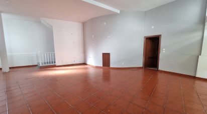 Block of flats in Celorico (São Pedro e Santa Maria) e Vila Boa do Mondego of 224 m²