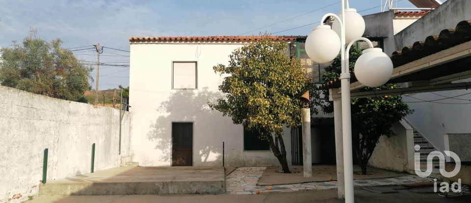 Lodge T4 in Malagueira E Horta Das Figueiras of 130 m²