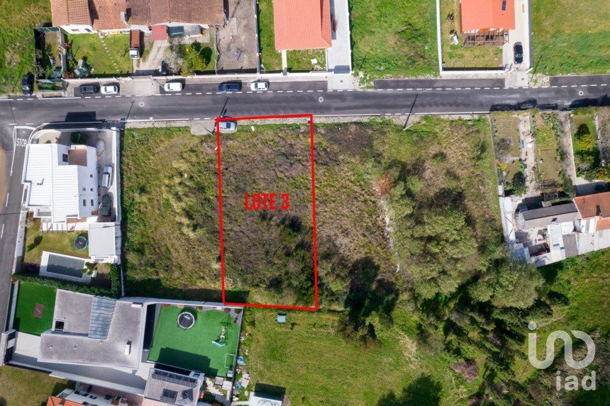 Terrain à Oliveirinha de 737 m²