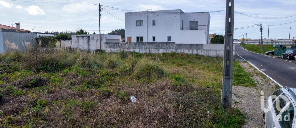 Terrain à Oliveirinha de 737 m²
