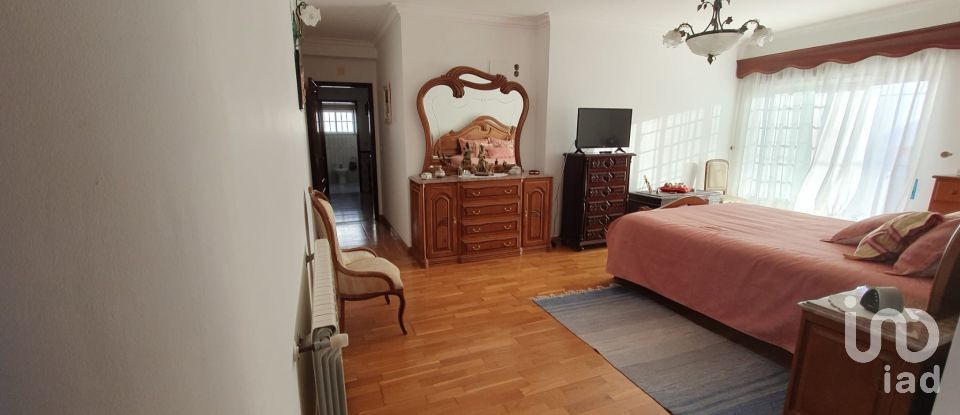 House T8 in Santa Clara e Castelo Viegas of 432 m²