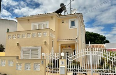House/villa T3 in Albufeira e Olhos de Água of 150 sq m