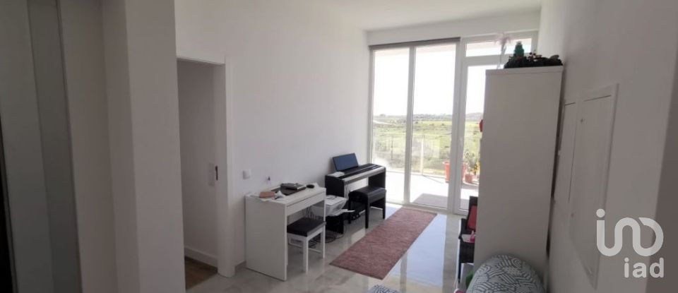 House T3 in Mexilhoeira Grande of 292 m²