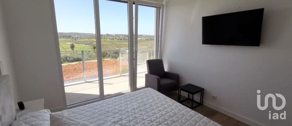 House T3 in Mexilhoeira Grande of 292 m²