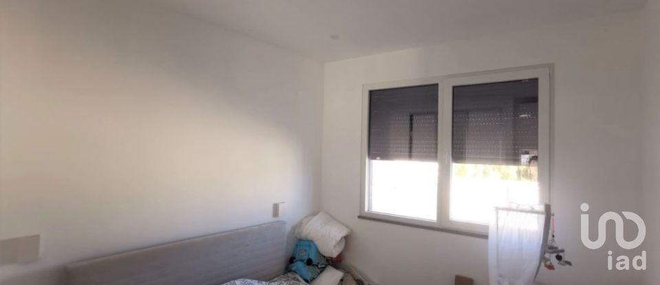 House T3 in Mexilhoeira Grande of 292 m²