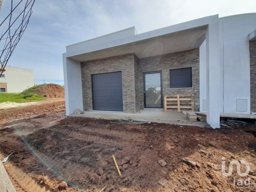 House T3 in Oliveira De Azeméis, Santiago De Riba-Ul, Ul, Macinhata Da Seixa E Madail of 121 m²