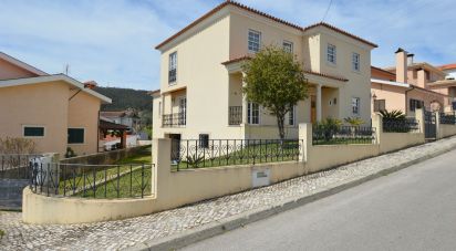 House T4 in Miranda do Corvo of 371 m²
