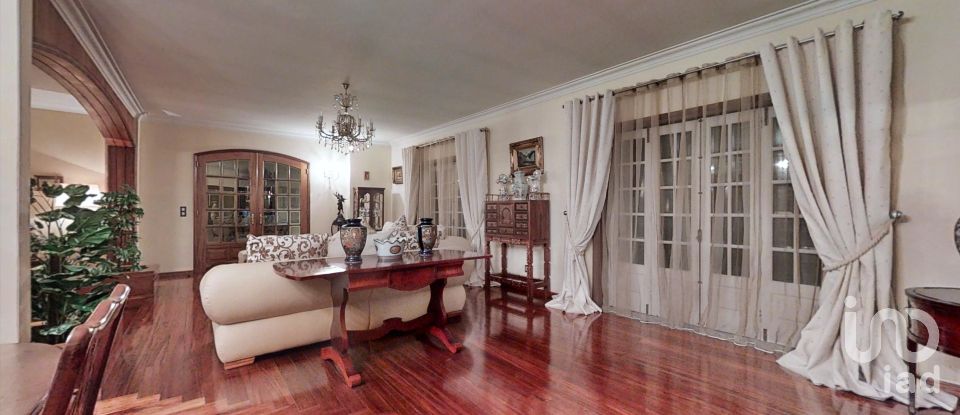 House T4 in Nogueira do Cravo e Pindelo of 309 m²