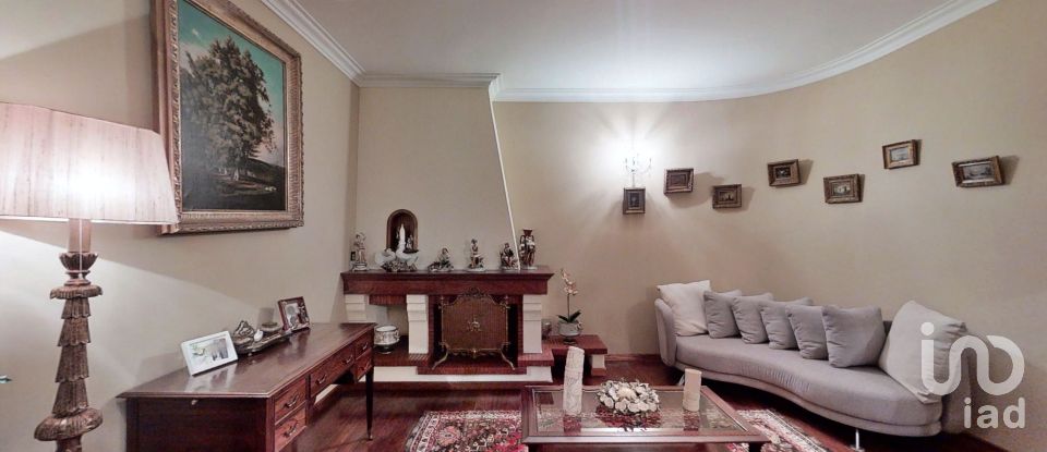 House T4 in Nogueira do Cravo e Pindelo of 309 m²