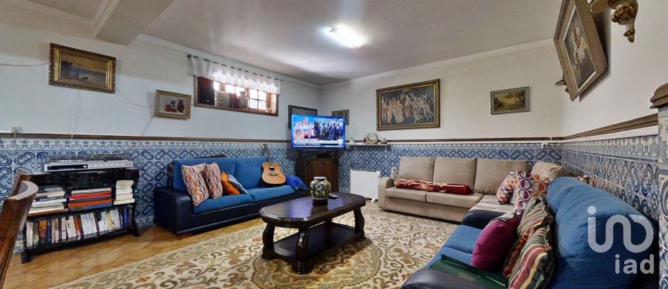 House T4 in Nogueira do Cravo e Pindelo of 309 m²