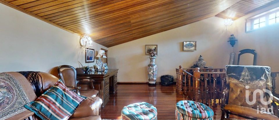 House T4 in Nogueira do Cravo e Pindelo of 309 m²