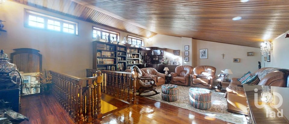 House T4 in Nogueira do Cravo e Pindelo of 309 m²