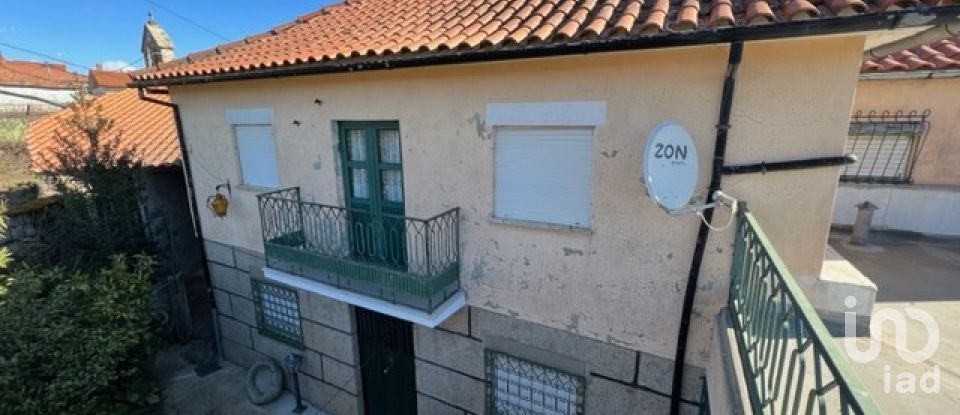 House T4 in Penas Roias of 170 m²