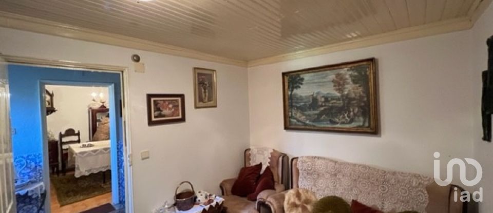 House T4 in Penas Roias of 170 m²