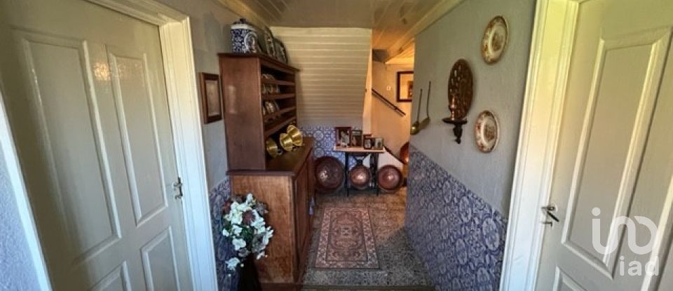 House T4 in Penas Roias of 170 m²