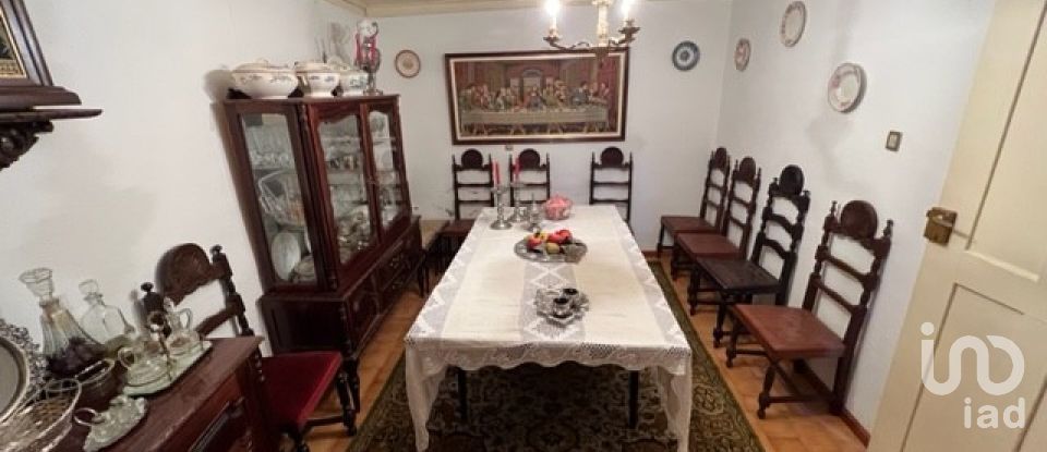 House T4 in Penas Roias of 170 m²