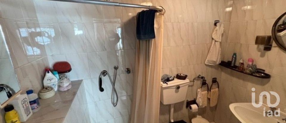 House T4 in Penas Roias of 170 m²