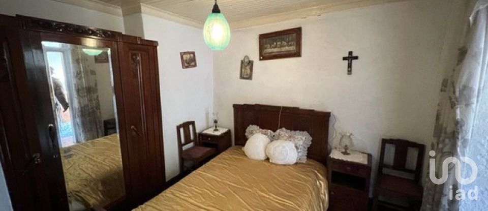 House T4 in Penas Roias of 170 m²