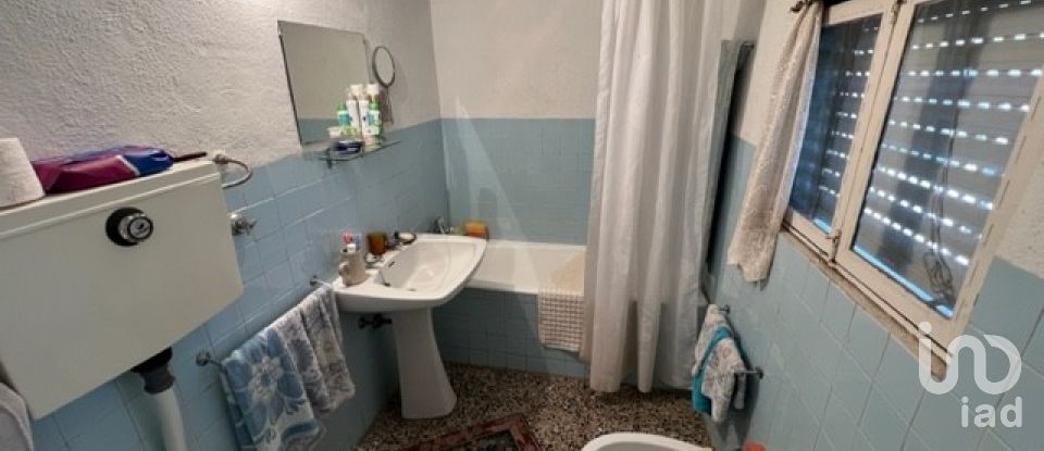 House T4 in Penas Roias of 170 m²