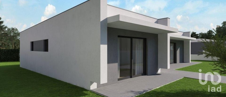 Casa / Villa T3 em Santa Maria da Feira, Travanca, Sanfins e Espargo de 237 m²