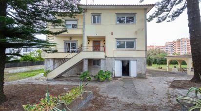 House/villa T12 in Carcavelos e Parede of 753 sq m