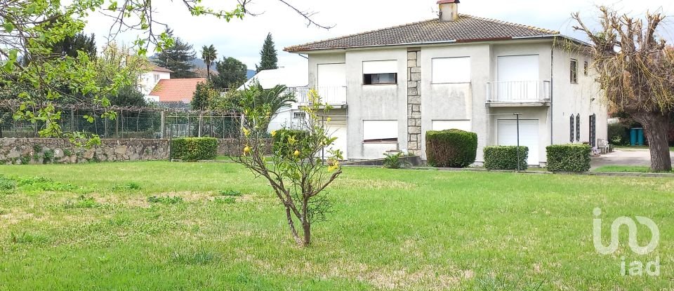 Maison traditionnelle T8 à Barcelinhos de 432 m²