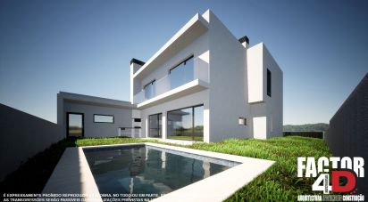 House T4 in Charneca De Caparica E Sobreda of 210 m²