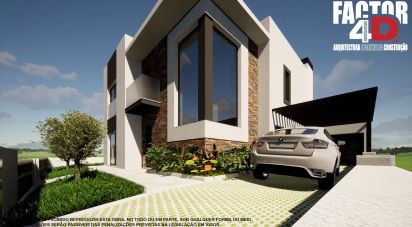 House T4 in Charneca De Caparica E Sobreda of 210 m²