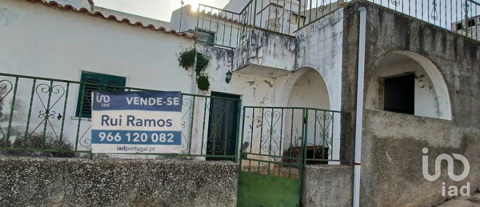 Maison T2 à Borba (São Bartolomeu) de 84 m²