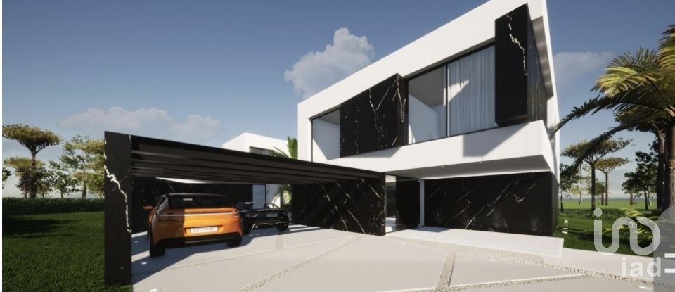 House T5 in Charneca De Caparica E Sobreda of 495 m²