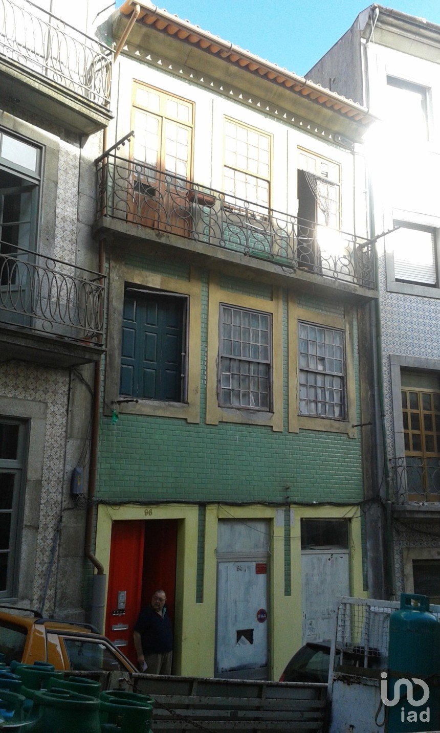 Block of flats in Cedofeita, Santo Ildefonso, Sé, Miragaia, São Nicolau e Vitória of 300 m²