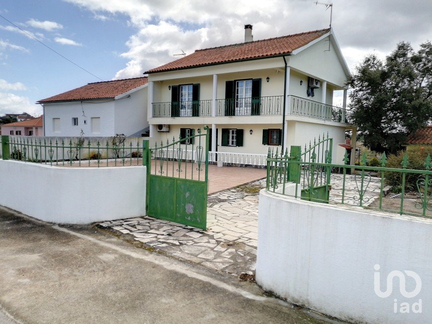 Lodge T3 in São Pedro do Esteval of 179 m²