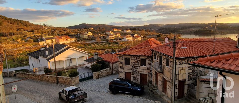 Maison T2 à Penso e Freixinho de 115 m²