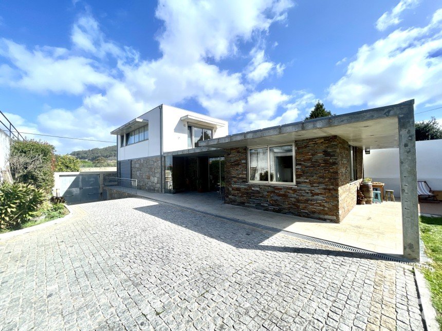 House T4 in Castelo do Neiva of 195 m²