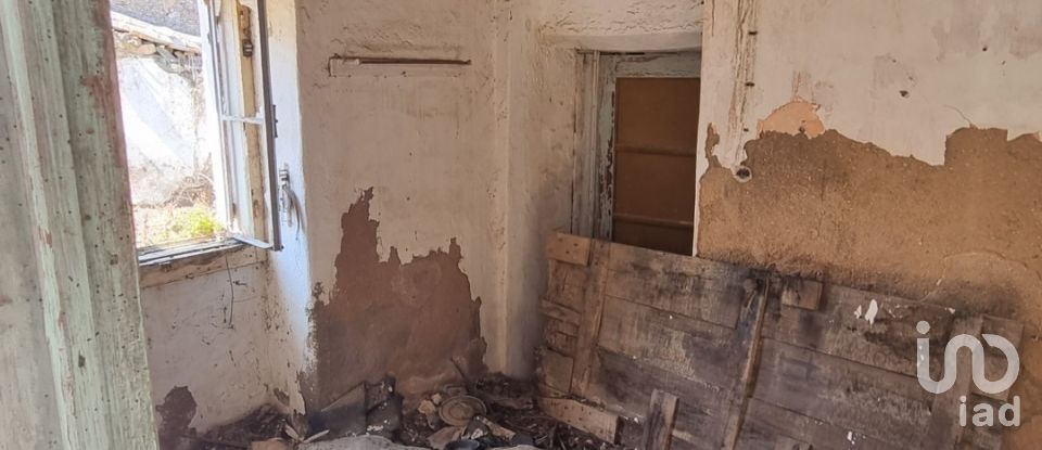 Village house T2 in Serra e Junceira of 128 m²