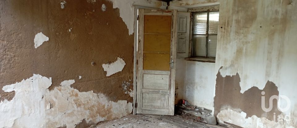 Village house T2 in Serra e Junceira of 128 m²