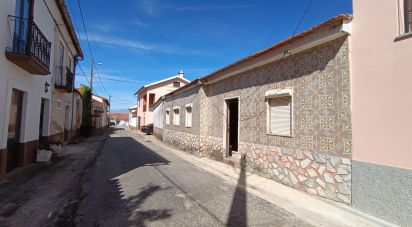 Casa de aldeia T3 em Friúmes e Paradela de 84 m²