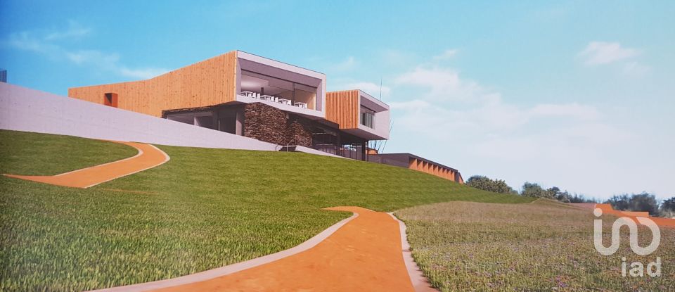 Retail property in Vila de Ala of 221,625 m²