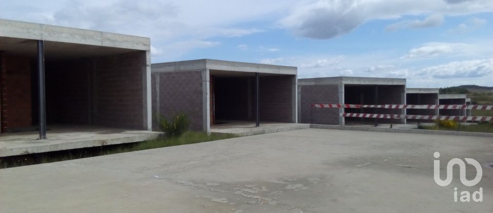 Retail property in Vila de Ala of 221,625 m²