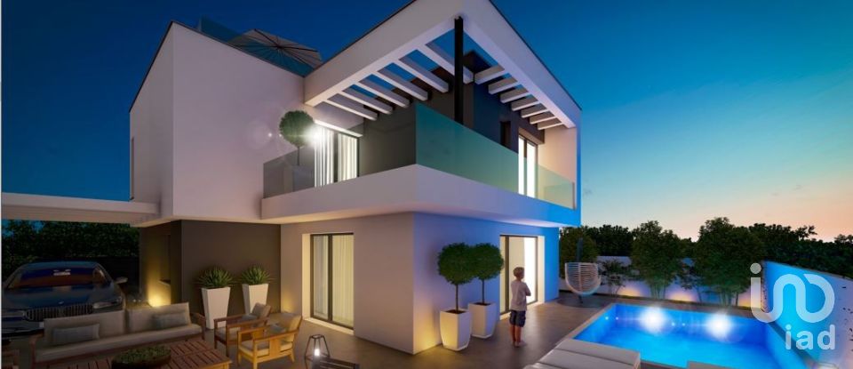 Casa / Villa T3 em Atouguia da Baleia de 128 m²