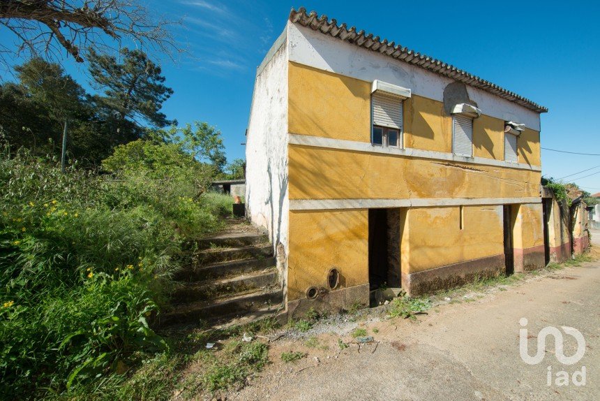 House T2 in Lousã e Vilarinho of 147 m²