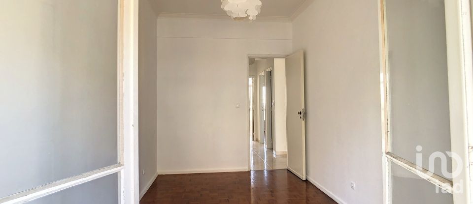 Apartment T3 in Santa Iria de Azoia, São João da Talha e Bobadela of 68 m²